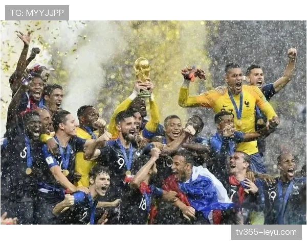 球队再攀巅峰，夺得世界杯冠军引发全球关注