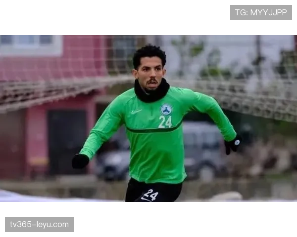 特拉布宗体育新赛季阵容深度解析:顶级人才加盟显著提升球队竞争力 特拉布宗体育新赛季阵容深度解析:顶级人才加盟显著提升球队竞争力