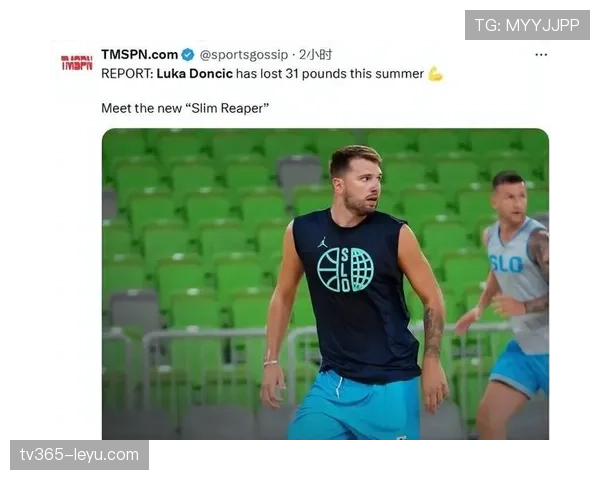 刚刷到卢卡·东契奇街边吃泡面，旁边那辆车瞬间把我拉回现实